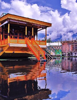 Kashmir Houseboat