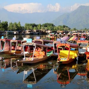 Experience Joys of Charismatic Kashmir