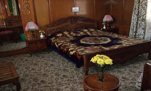 Houseboat Saleem Srinagar
